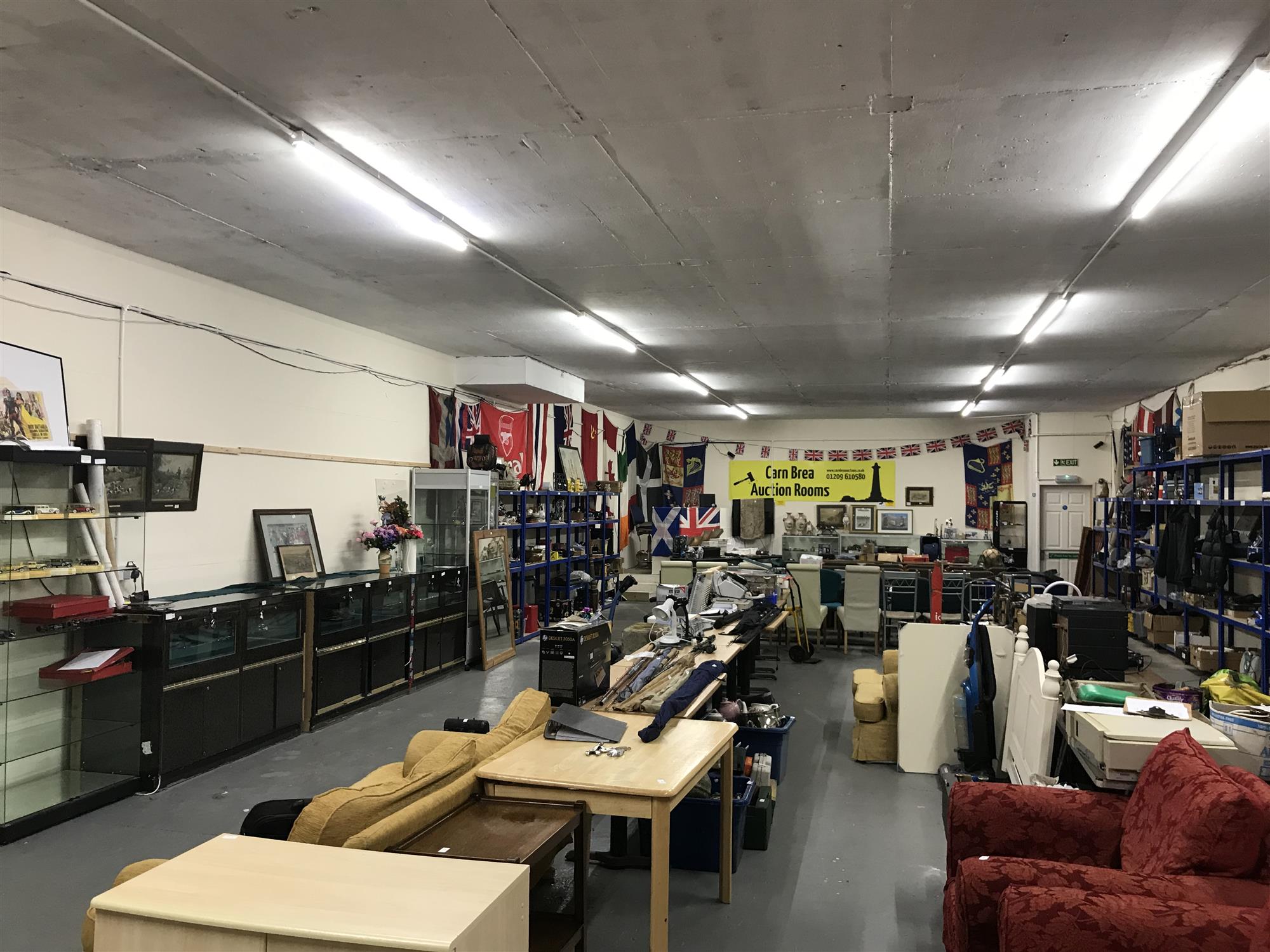 INDEPENDENT AUCTION RO0MS IN CAMBORNE TOWN CENTRE