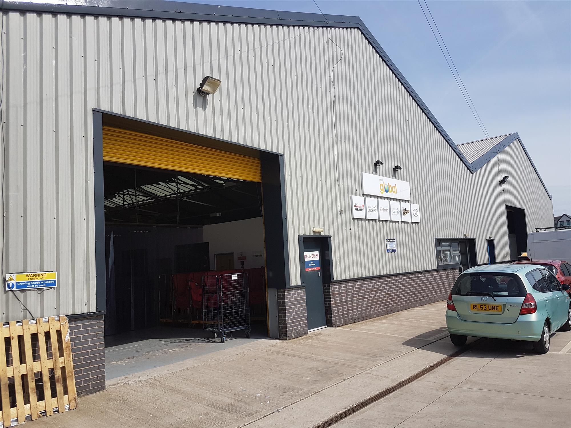 ONLINE RETAIL OF SPORTS EQUIPMENT & CLOTHING