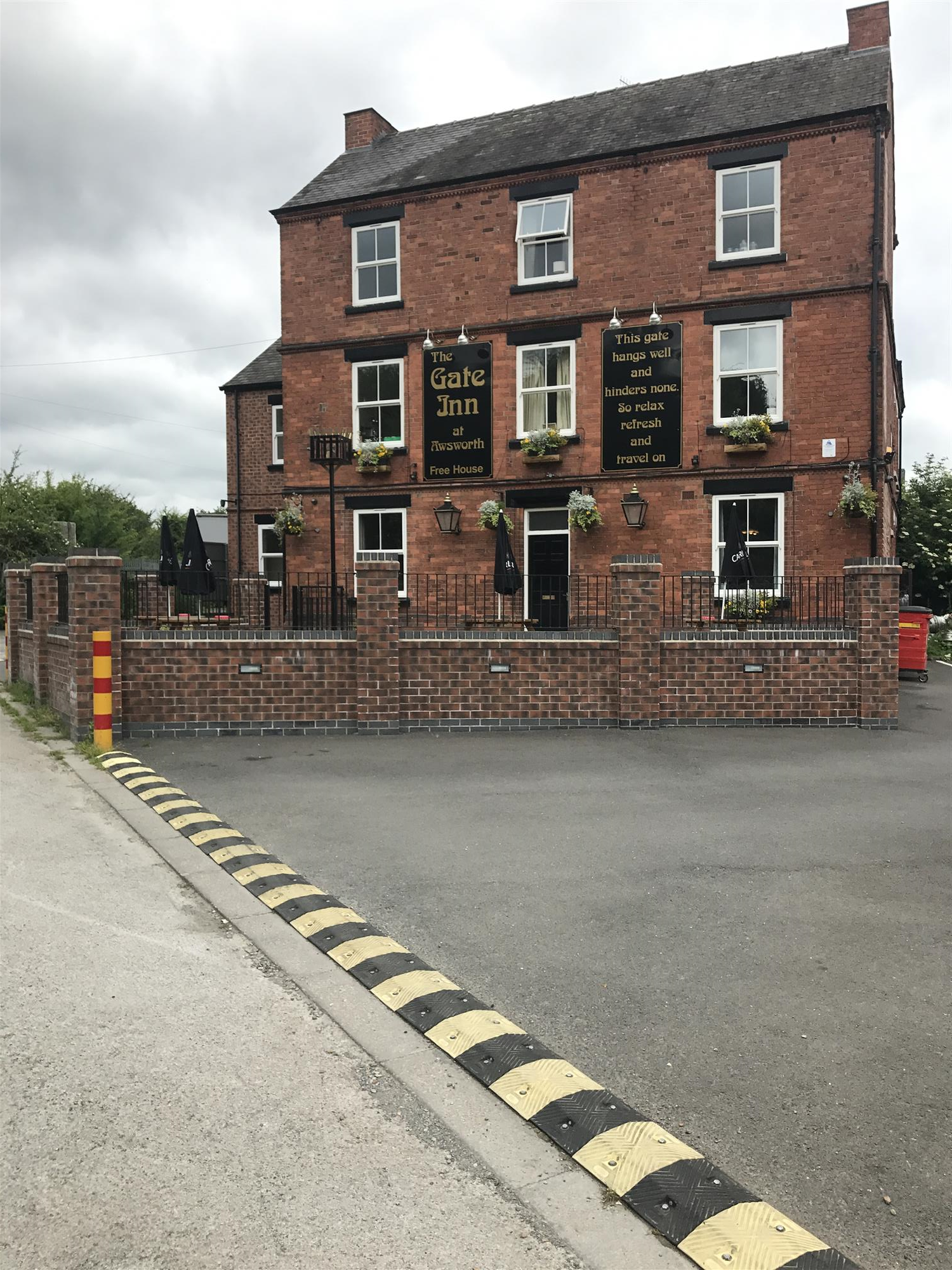 FREEHOLD VILLAGE PUBLIC HOUSE IN NOTTINGHAMSHIRE