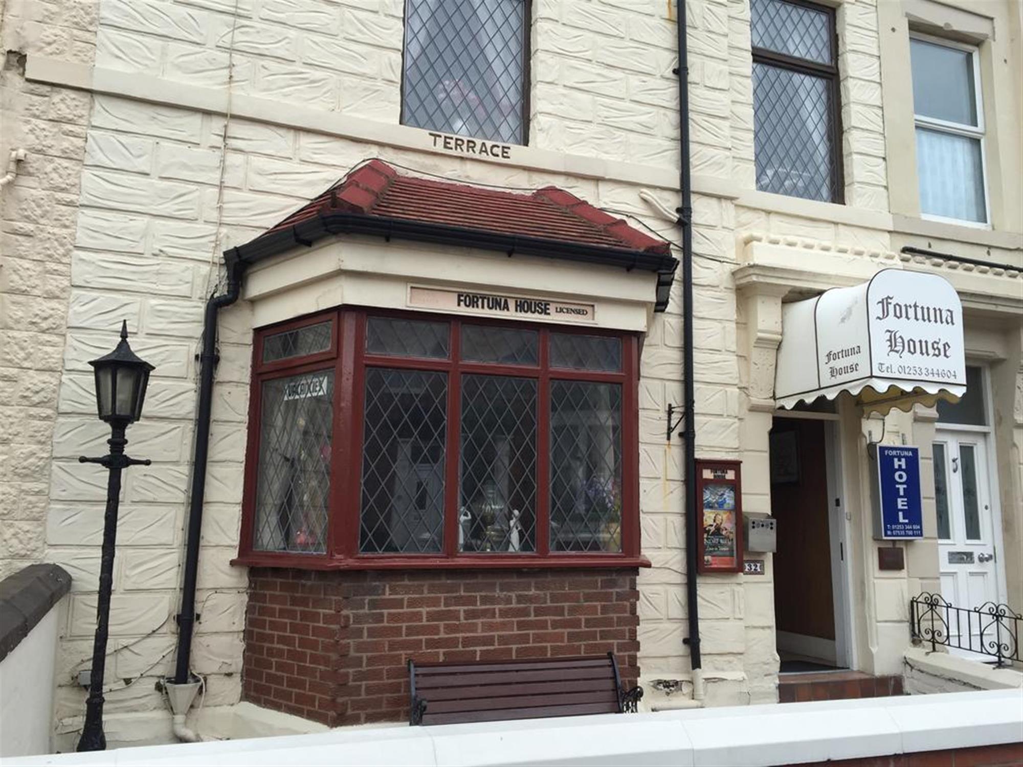 LICENSED FREEHOLD BED & BREAKFAST GUEST HOUSE IN BLACKPOOL