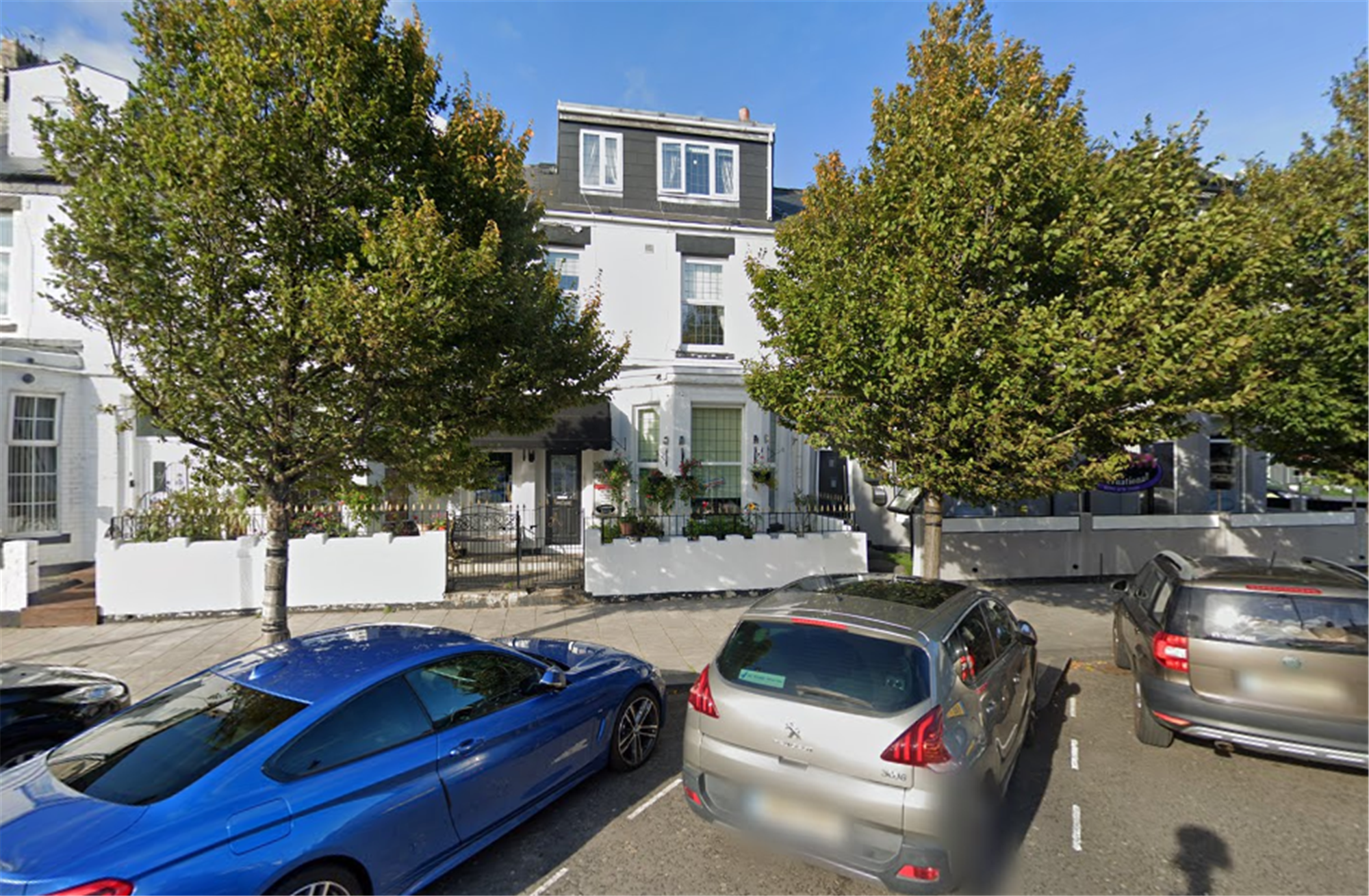 CHARMING 14-BED GUEST HOUSE WITH PRIVATE ACCOMMODATION IN SOUTH SHIELDS