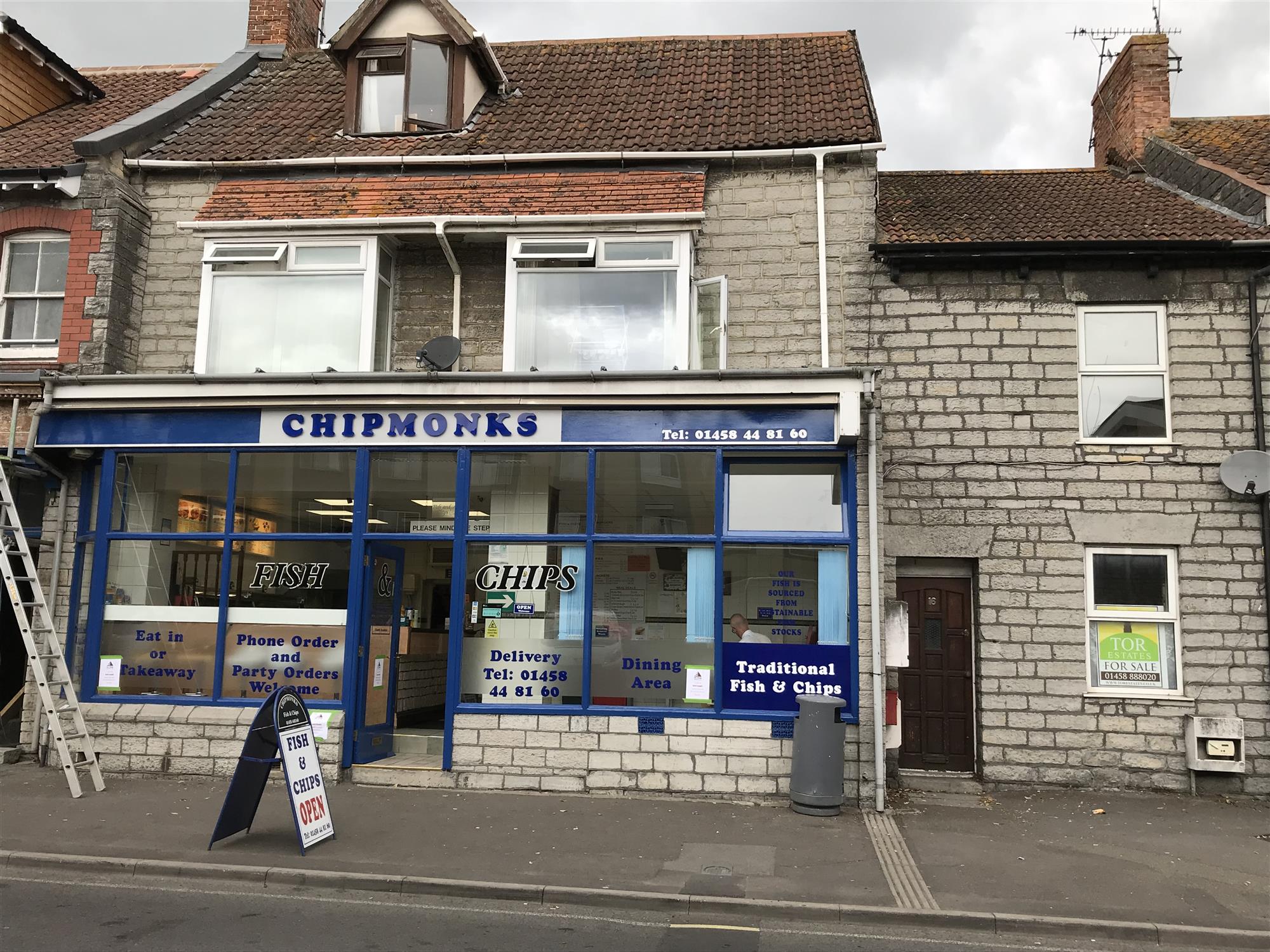TRADITIONAL FISH & CHIP & TAKEAWAY IN STREET TOWN CENTRE