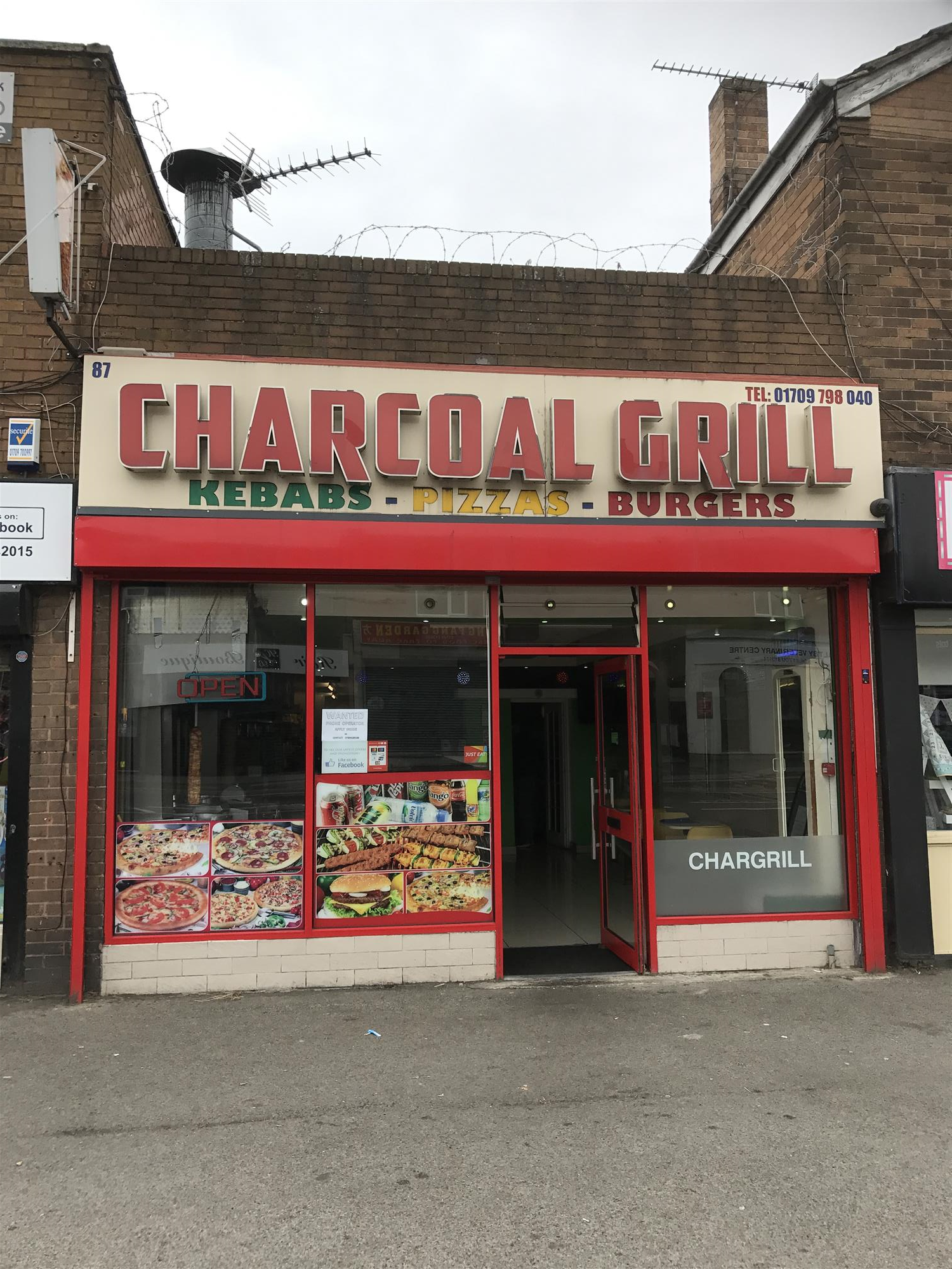 FASTFOOD TAKEAWAY & DELIVERIES WITH PRIVATE APARTMENT IN MALTBY TOWN CENTRE