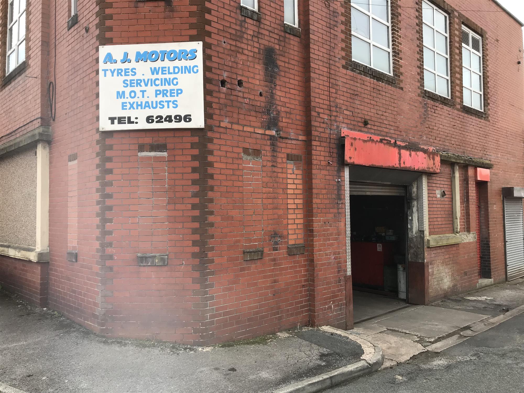 GENERAL AUTO REPAIRS CENTRE IN BOLTON