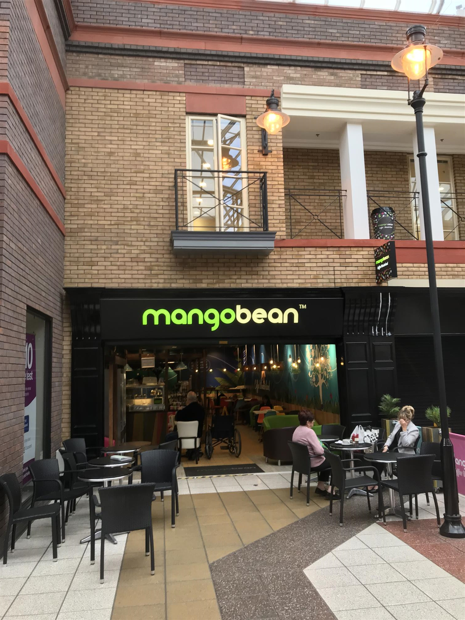 COFFEE SHOP FRANCHISE WITH VERSATILE CONFERENCE FACILITIES IN WIDNES TOWN CENTRE