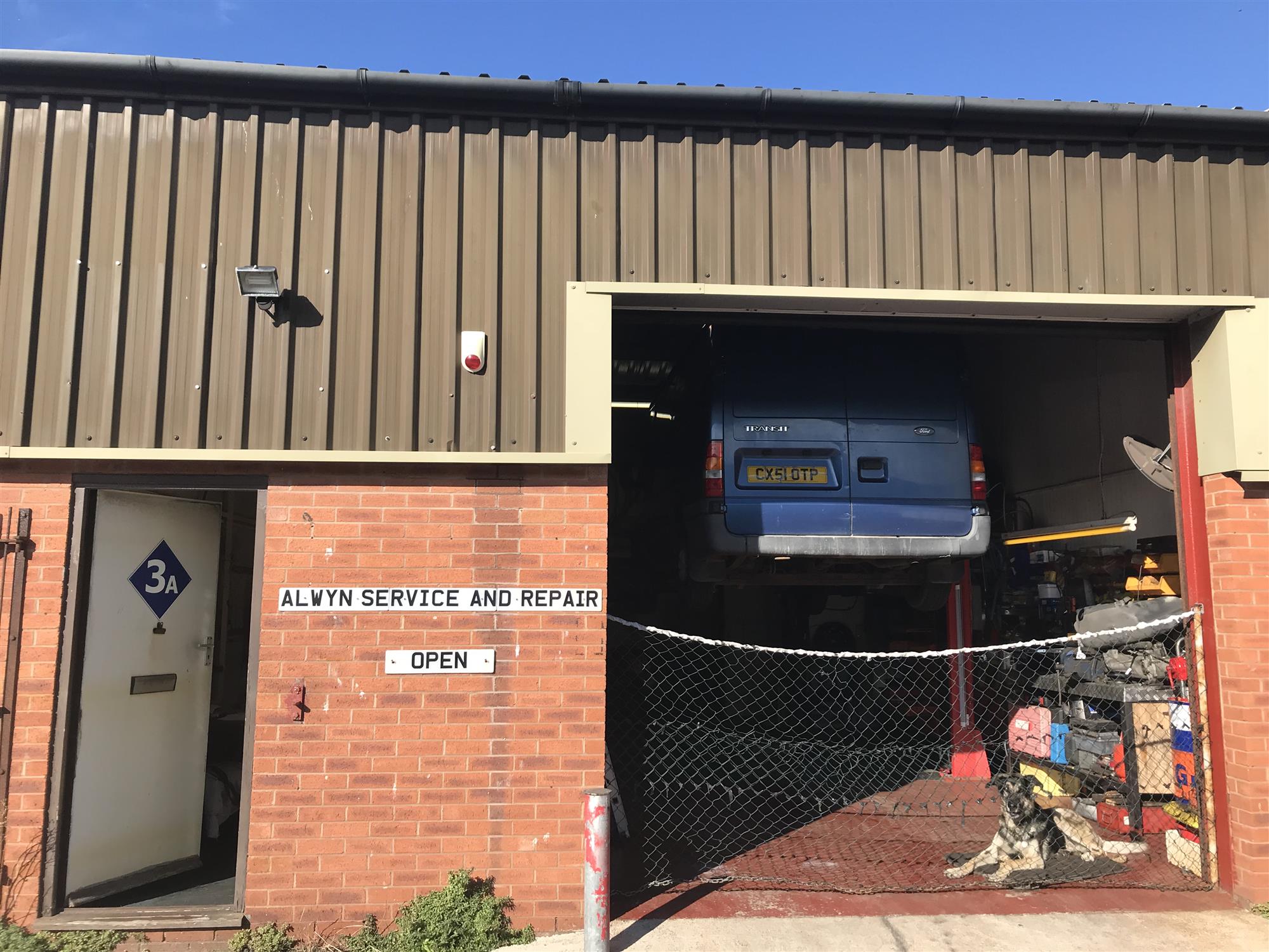 TRADITIONAL AUTO REPAIRS WORKSHOP IN ABERGELE