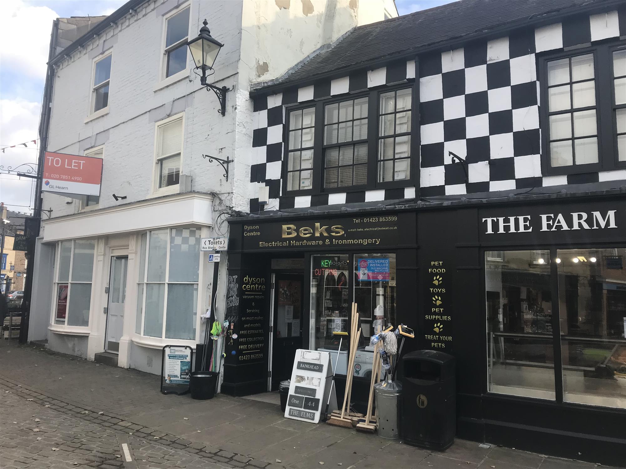 RETAIL ELECTRICAL/HARDWARE & PET SUPPLIES IN KNARESBOROUGH TOWN CENTRE