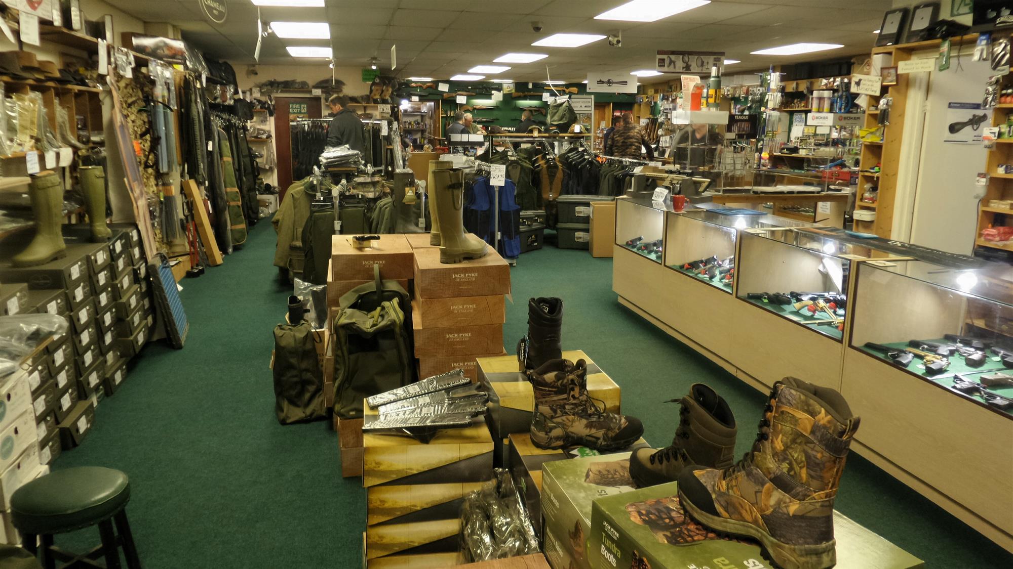 FULLY LICENSED GUNSMITH / GUN SHOP IN WEST BROMWICH