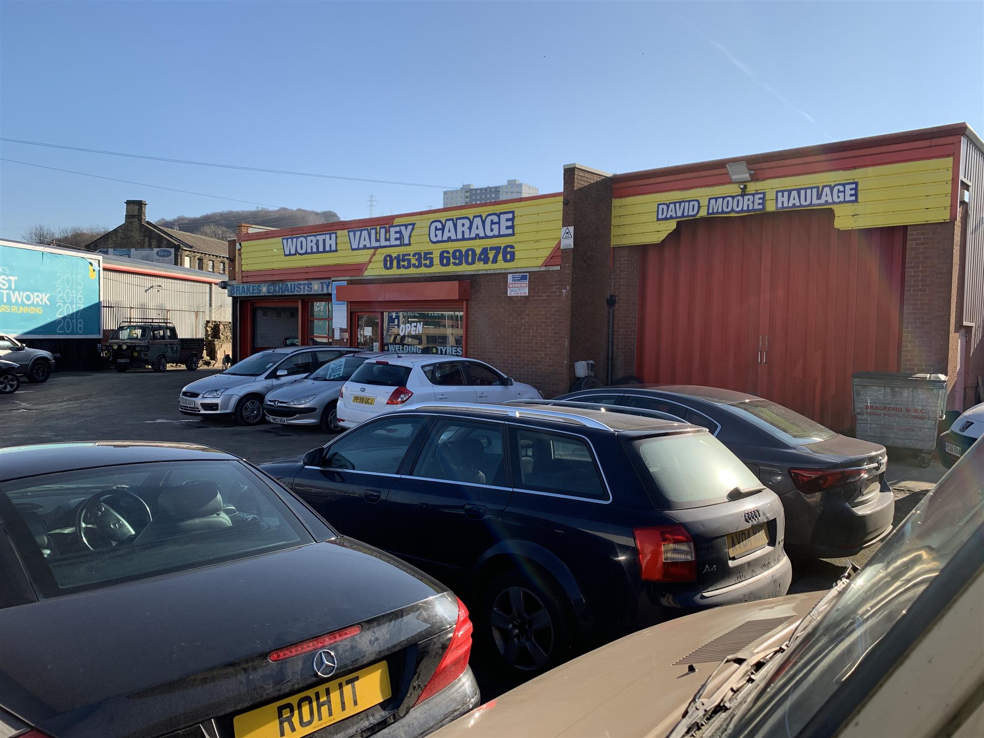 FREEHOLD GARAGE REPAIRS/BREAKDOWN RECOVERY & QUALITY USED AUTO SALES CENTRE IN KEIGHLEY