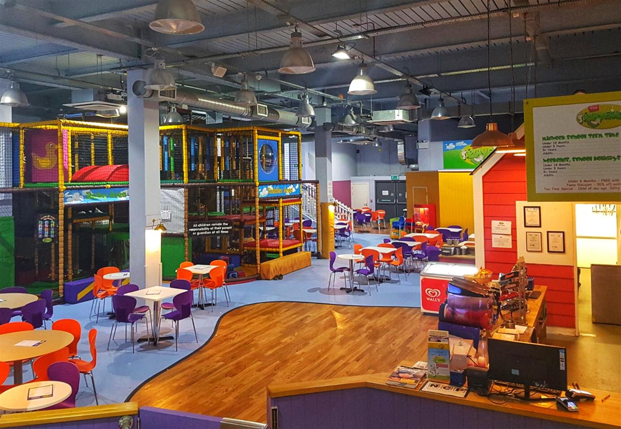 SUPERB TOWN CENTRE CHILDRENS ADVENTURE & SOFT PLAY VENUE IN GLOUCESTERSHIRE