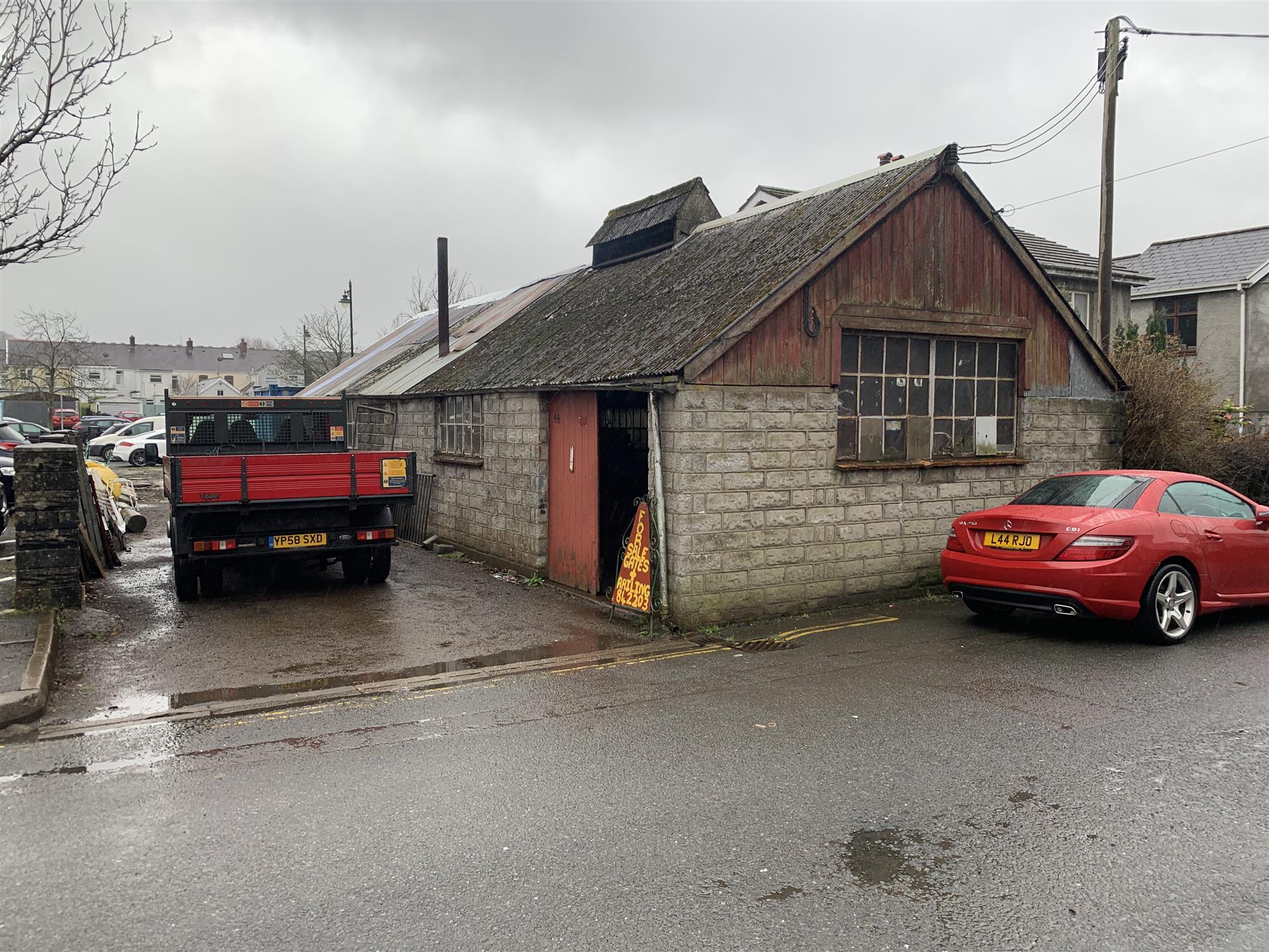 TOWN CENTRE VIRTUALLY FREEHOLD DEVELOPMENT PROPERTY IN YSTRADGYNLAIS