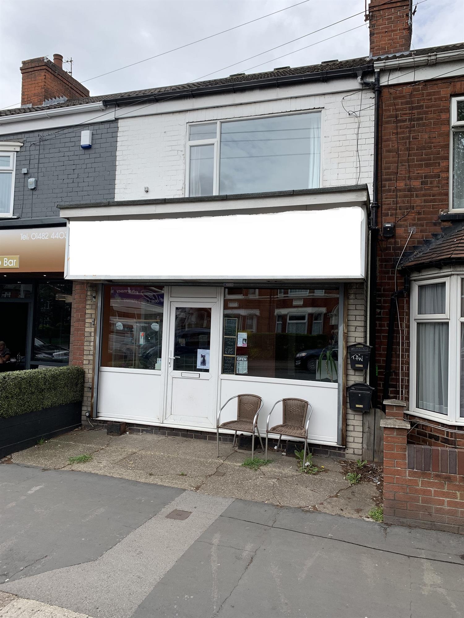 POPULAR TANNING & BEAUTY STUDIO WITH PRIVATE APARTMENT IN KINGSTON UPON HULL