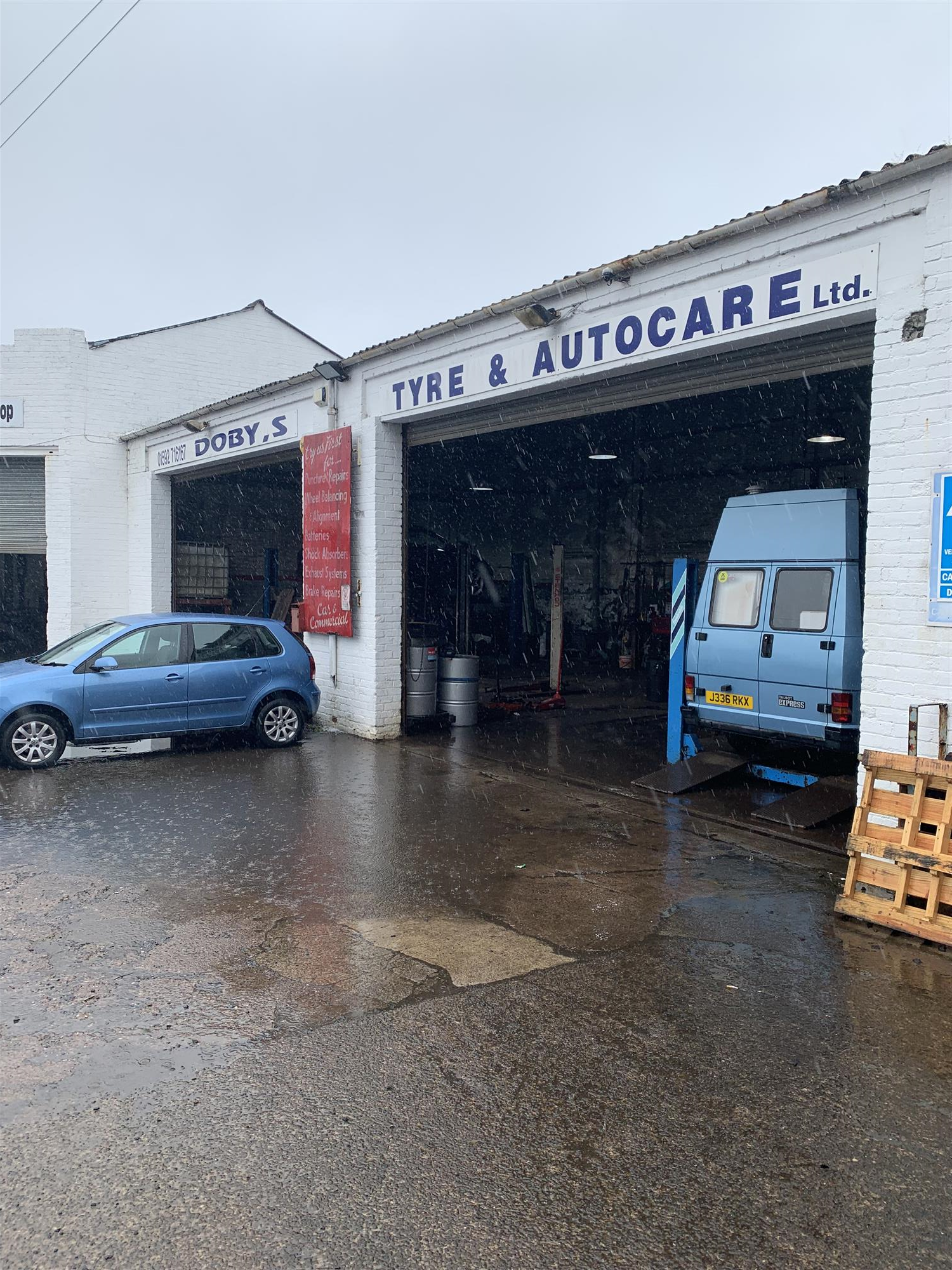 MOT TESTING & TYRE CENTRE IN BUCKHAVEN/FIFE