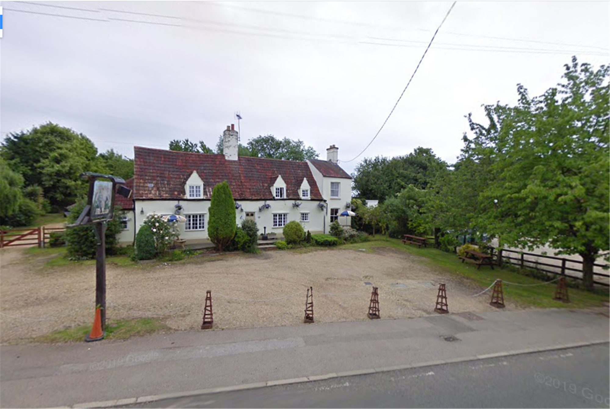 STUNNING FREEHOLD VILLAGE PUBLIC HOUSE & RESTAURANT NEAR HUNTINGDON