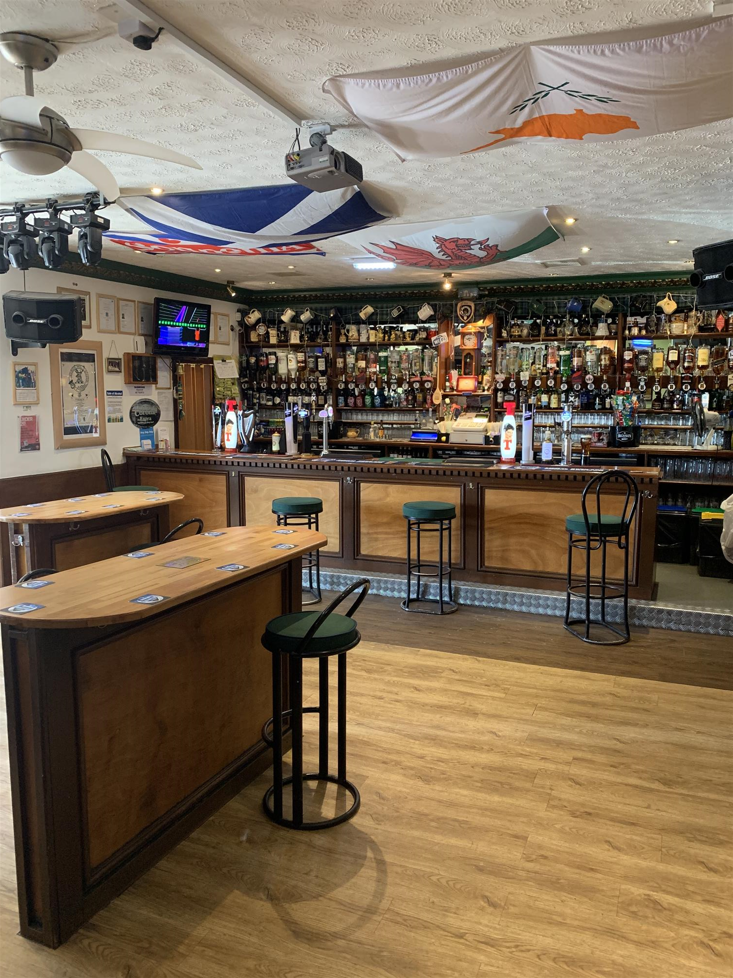 FREEHOLD PUBLIC HOUSE busy central location KIRKCALDY