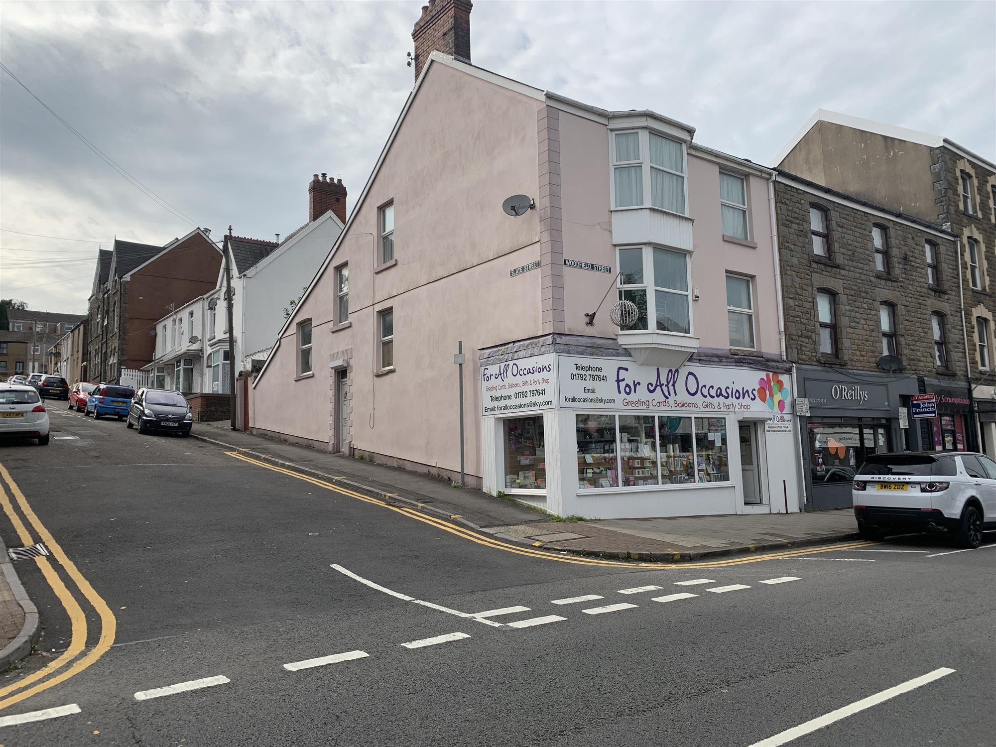 FREEHOLD RETAIL GIFTS/CARDS BALLOONS & PARTY SUPPLIES IN SWANSEA SUBURB