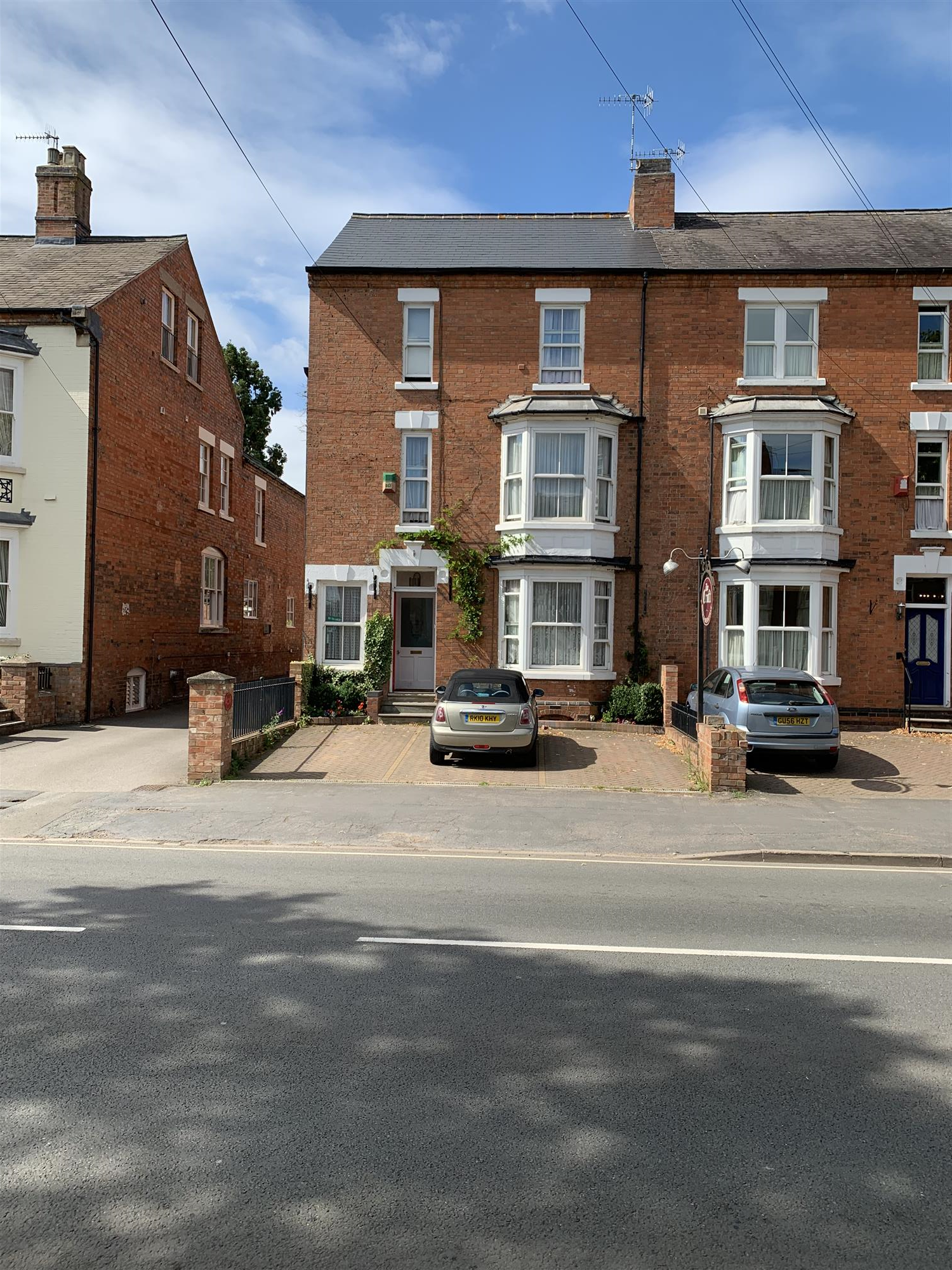 STUNNING FREEHOLD BED & BREAKFAST GUEST HOUSE IN STRATFORD UPON AVON