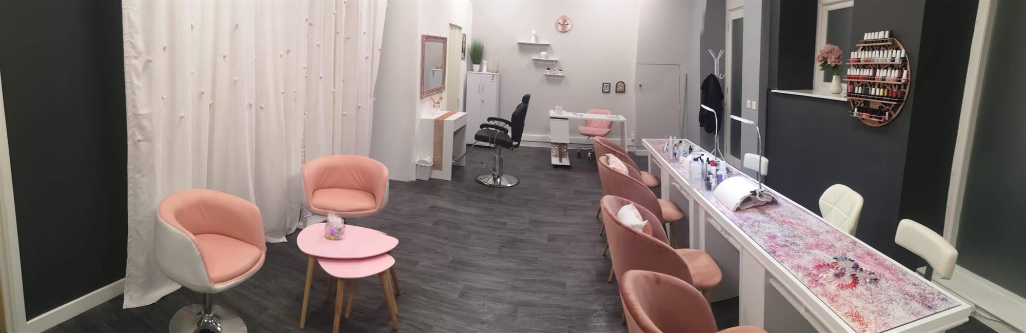 SUPERB NAILS & BEAUTY STUDIO IN BIRMINGHAM