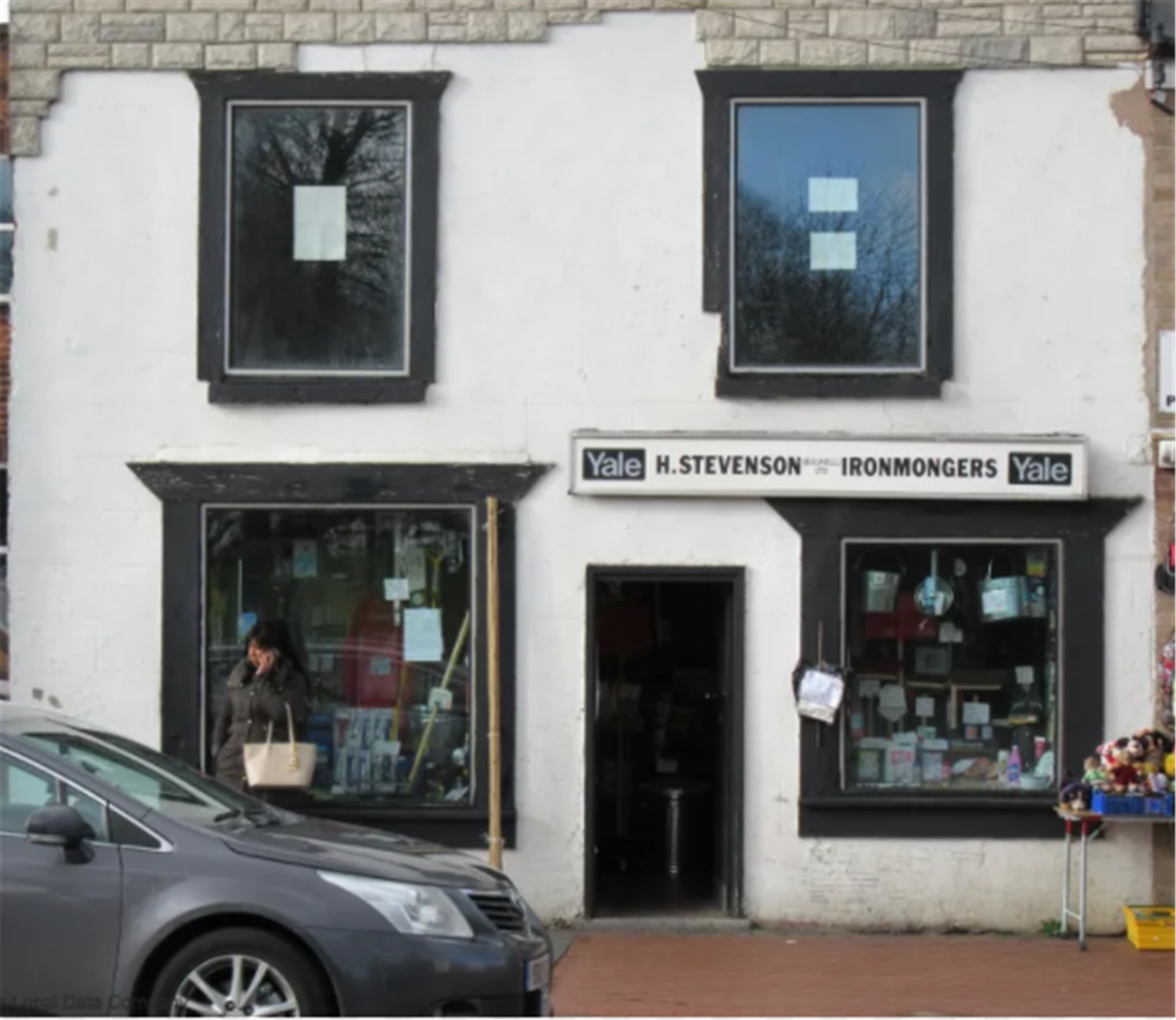 FREEHOLD COMMERCIAL PROPERTY town centre BULWELL/NOTTINGHAM