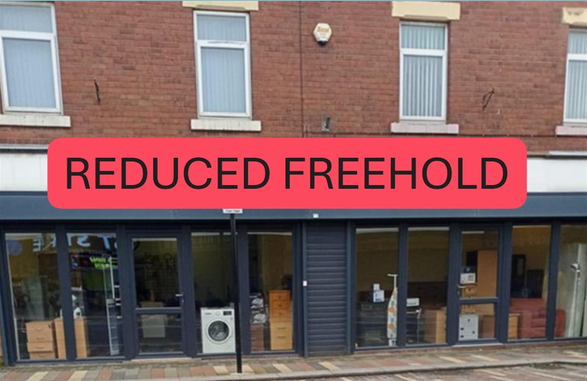FREEHOLD VACANT PREMISES WITH PRIVATE APARTMENTS NEAR ROTHERHAM