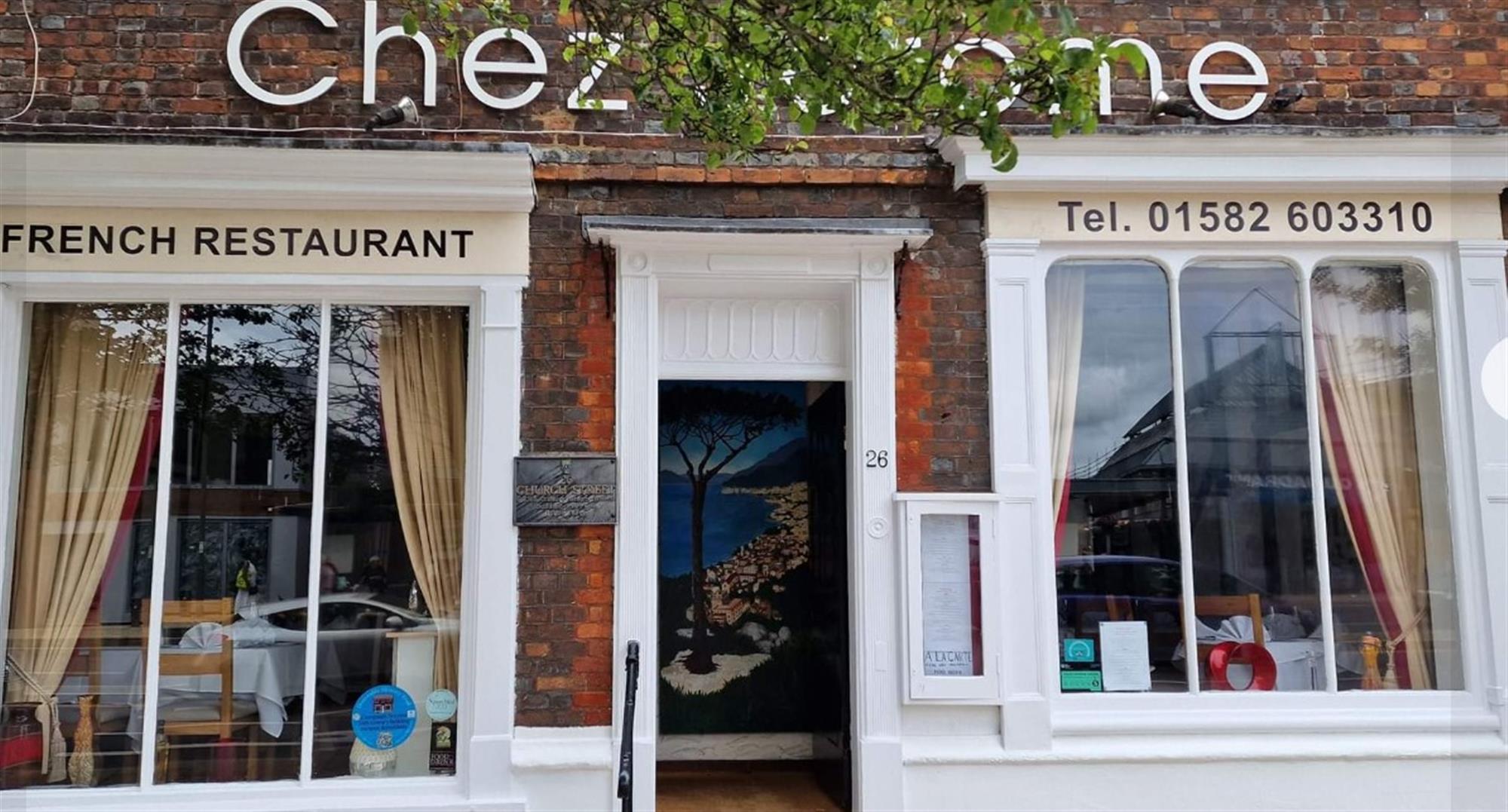 LICENSED RESTAURANT WITH PRIVATE APARTMENT SOUTH  BEDFORDSHIRE